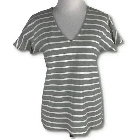 J. Crew Factory Tops - J.Crew factory Womens top size XS gray white striped v-neck cap sleeve